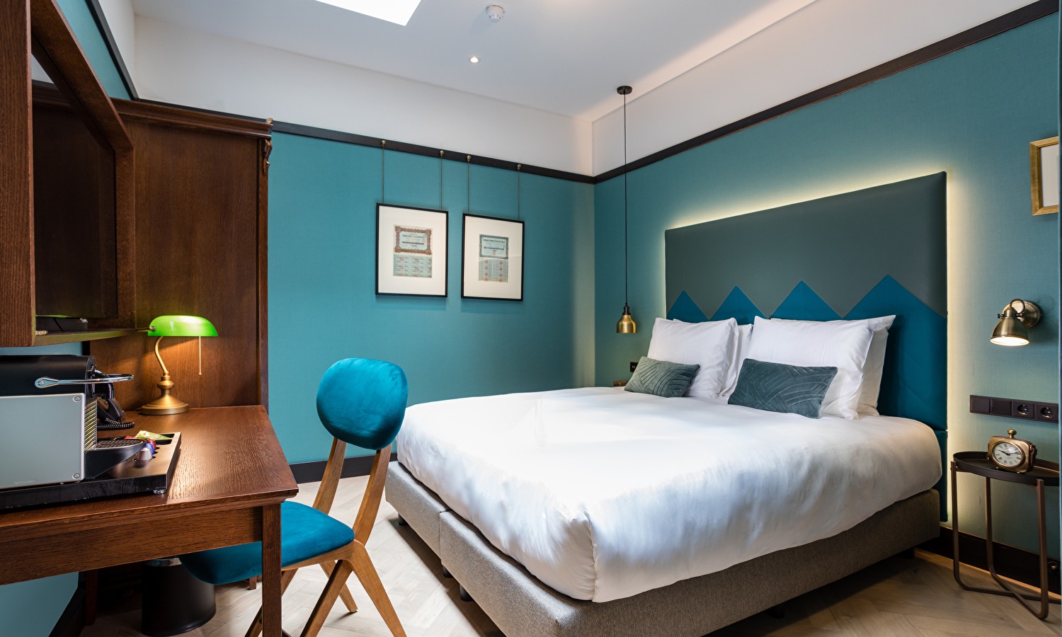 The Hendrick's Hotel-Economy soba.jpg