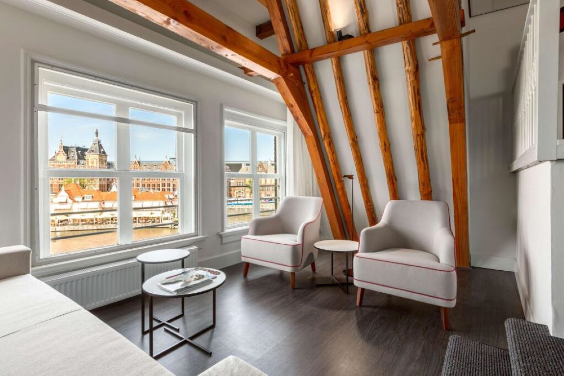 NH Collection Amsterdam Barbizon Palace-Superior soba.jpg