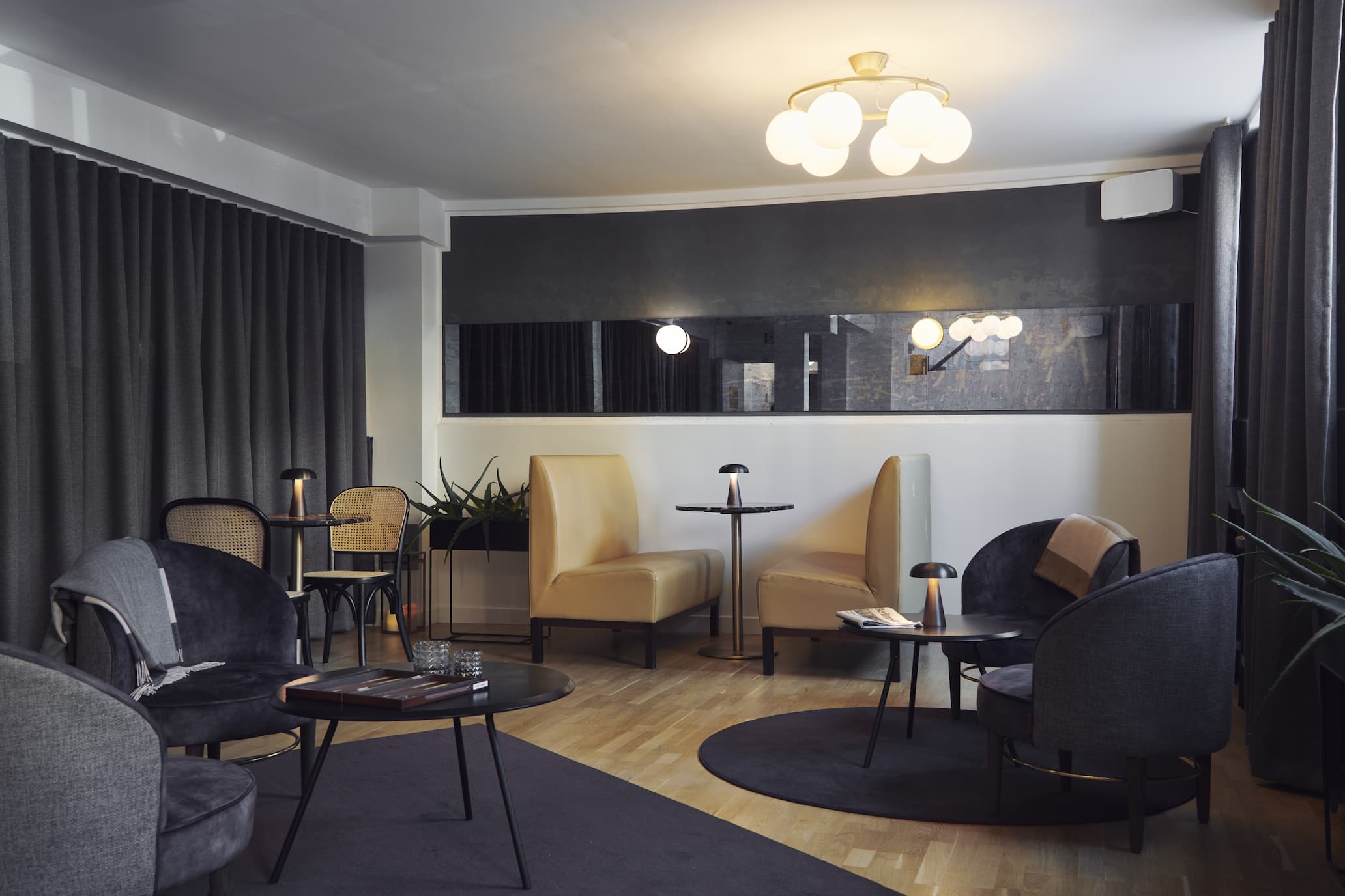 Hotel Sct Thomas-Lobby.jpg