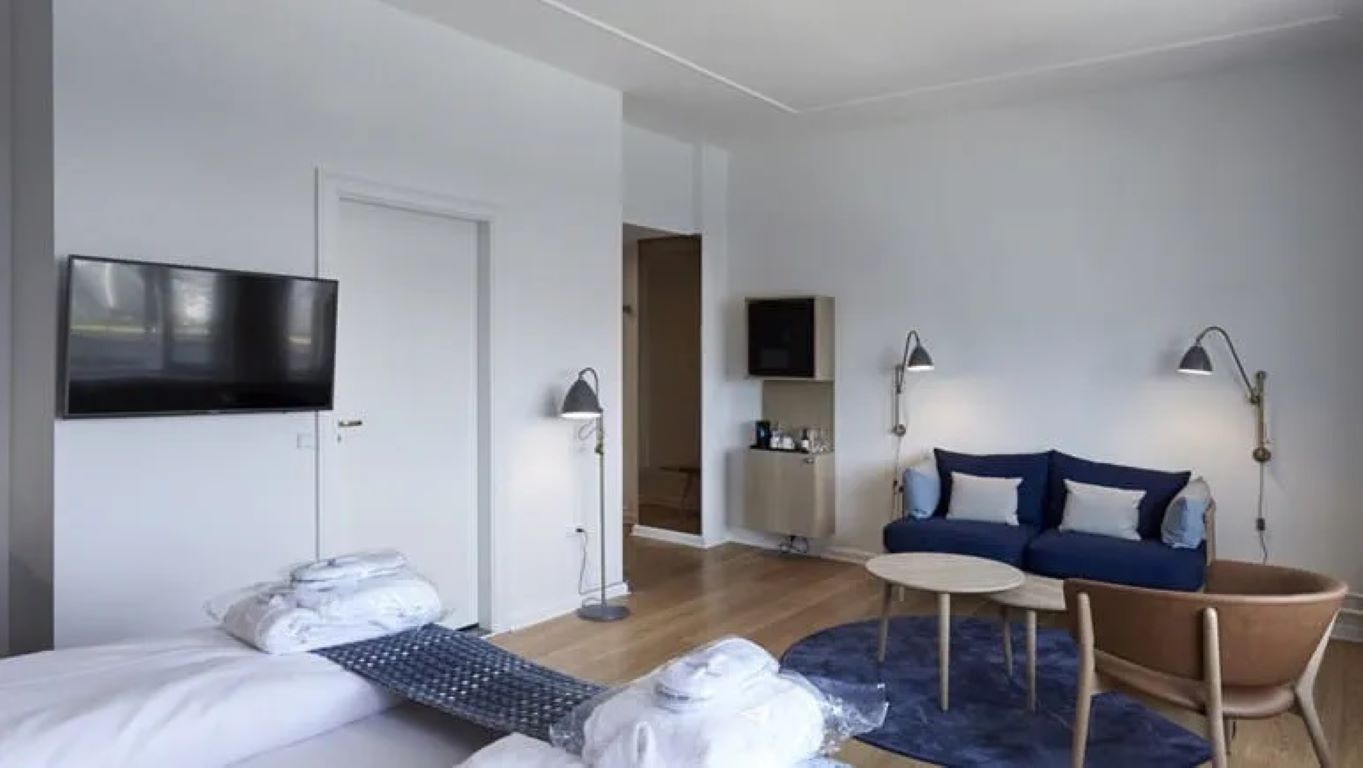 Copenhagen Strand Hotel-Junior suite.jpg
