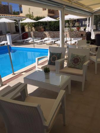 Hotel Nidri Bay bar.jpg