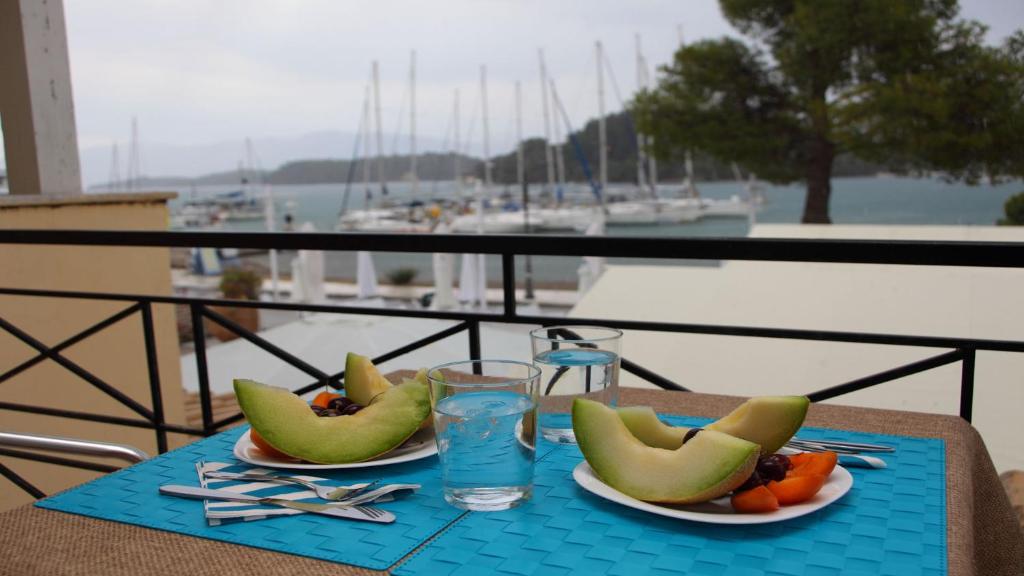 Hotel Nidri Bay pogled sa terase.jpg