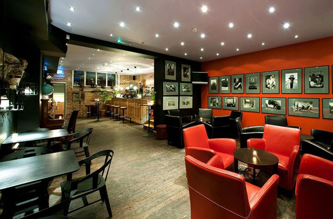 Hotel Hellsten-Bar.jpg