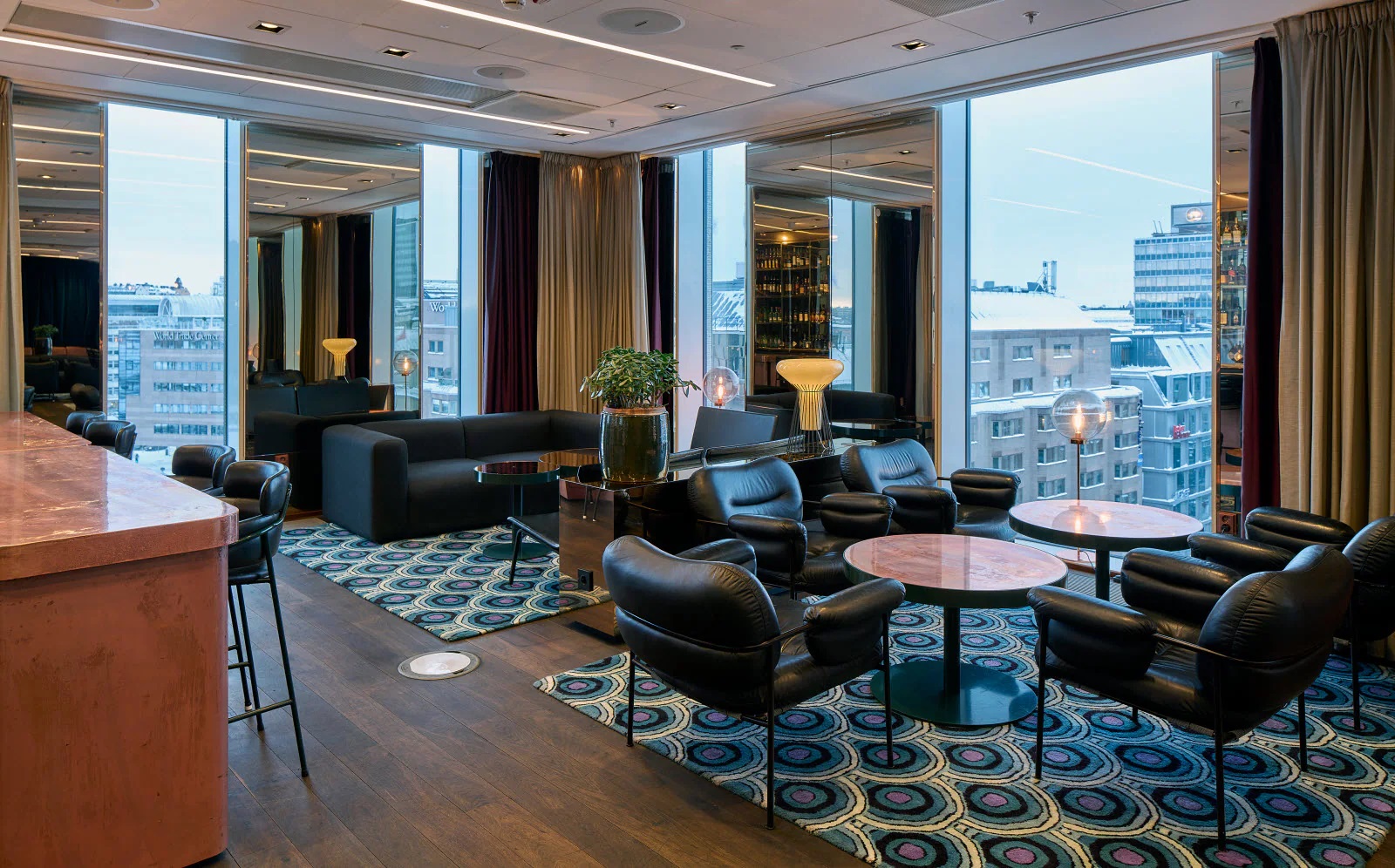 Hotel Scandic Continental-Bar na krovu.jpg