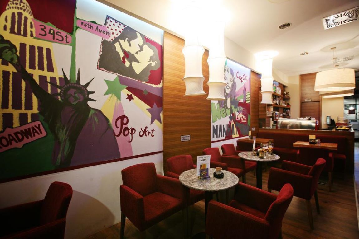 Hotel Slisko-Lobby.jpg