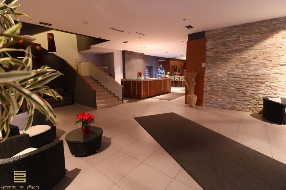 Slisko Hotel-Enterijer hotela.jpg