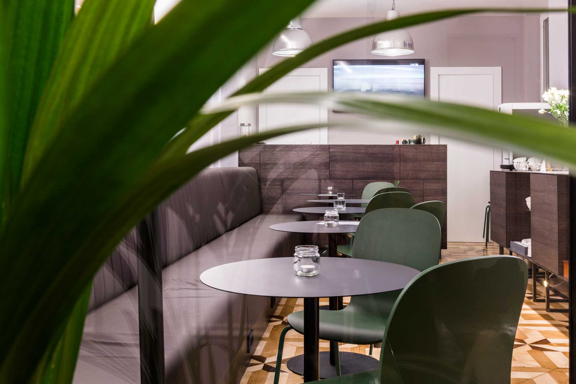 Hotel Manda Heritage-Bar.jpg