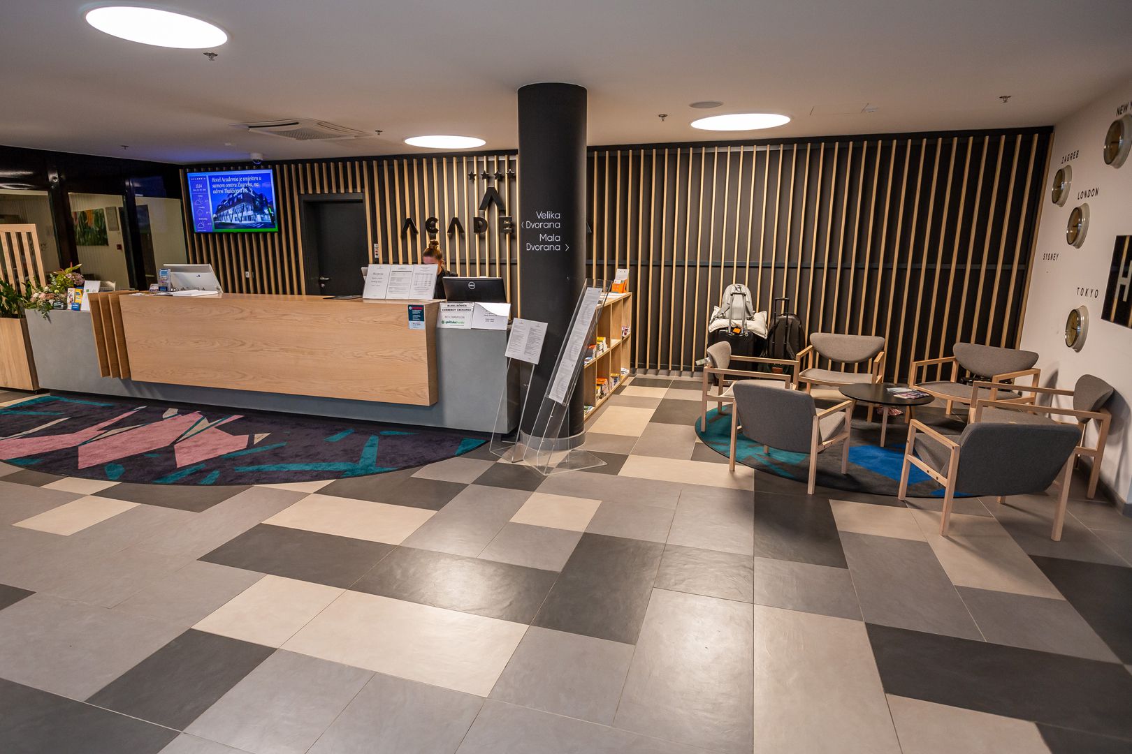 Hotel Academia-Lobby.jpg