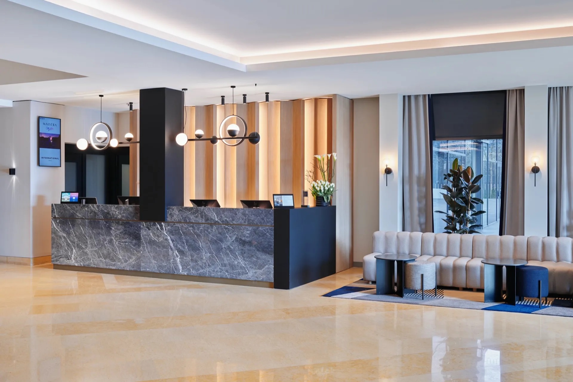 Maistra City Vibes Hotel International-Recepcija.jpg