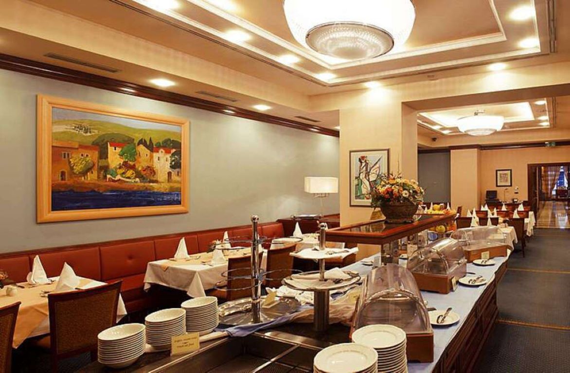 Best Western Premier Hotel Astoria-Dorucak.jpg
