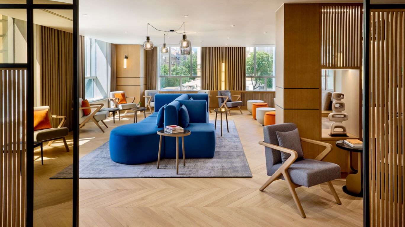 Hotel Sheraton Zagreb-Lobby.jpg