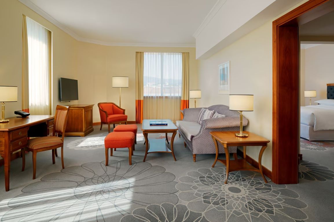 Sheraton Zagreb Hotel-Deluxe suite.jpg