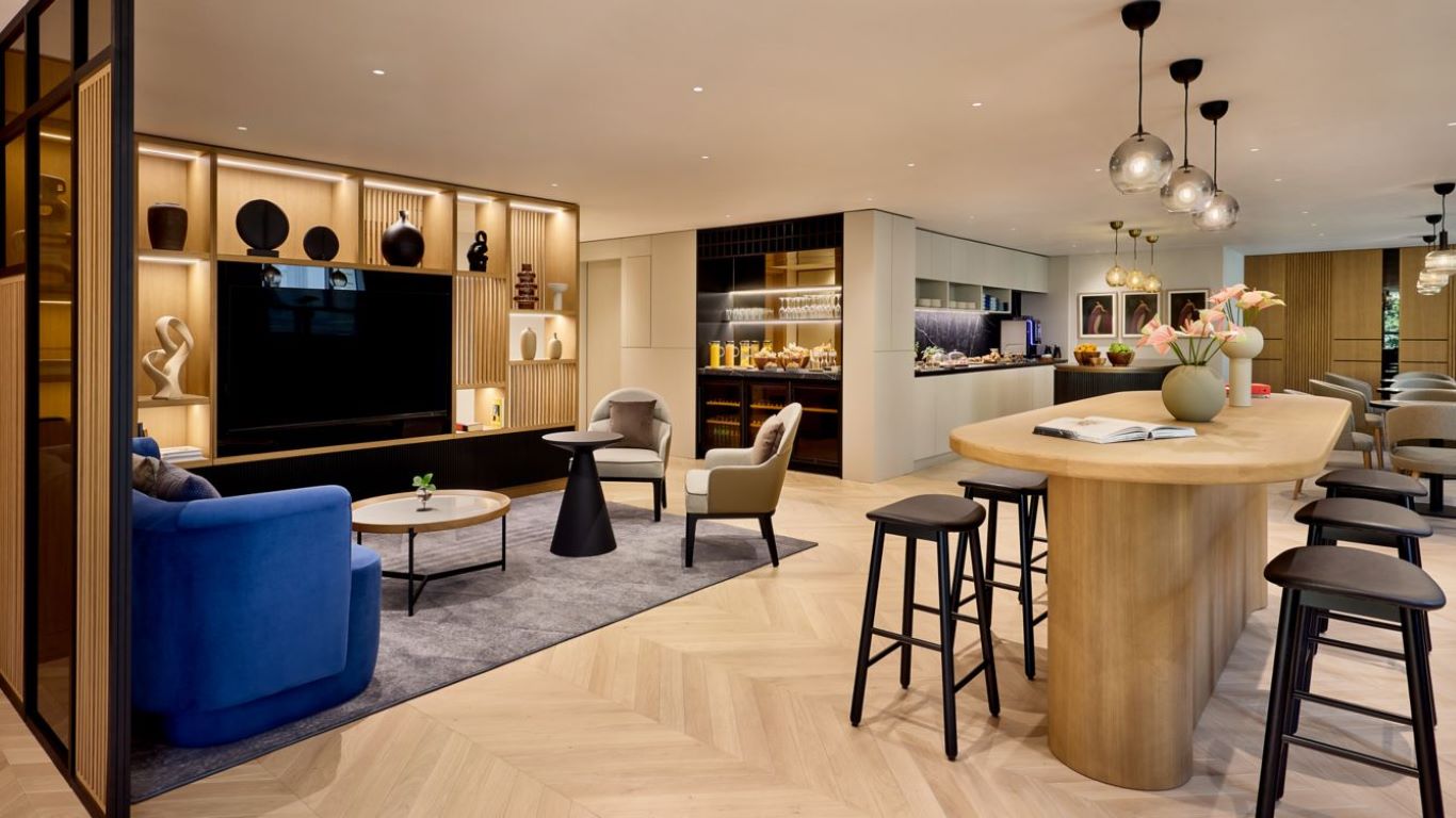 Sheraton Zagreb Hotel-Lobby.jpg