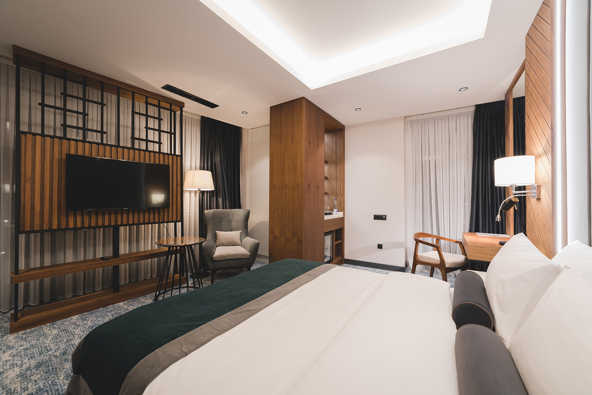 Hotel Bristol-Corner Deluxe soba.jpg