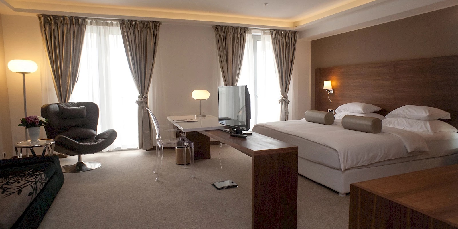 Aurel Hotel-Studio.jpg