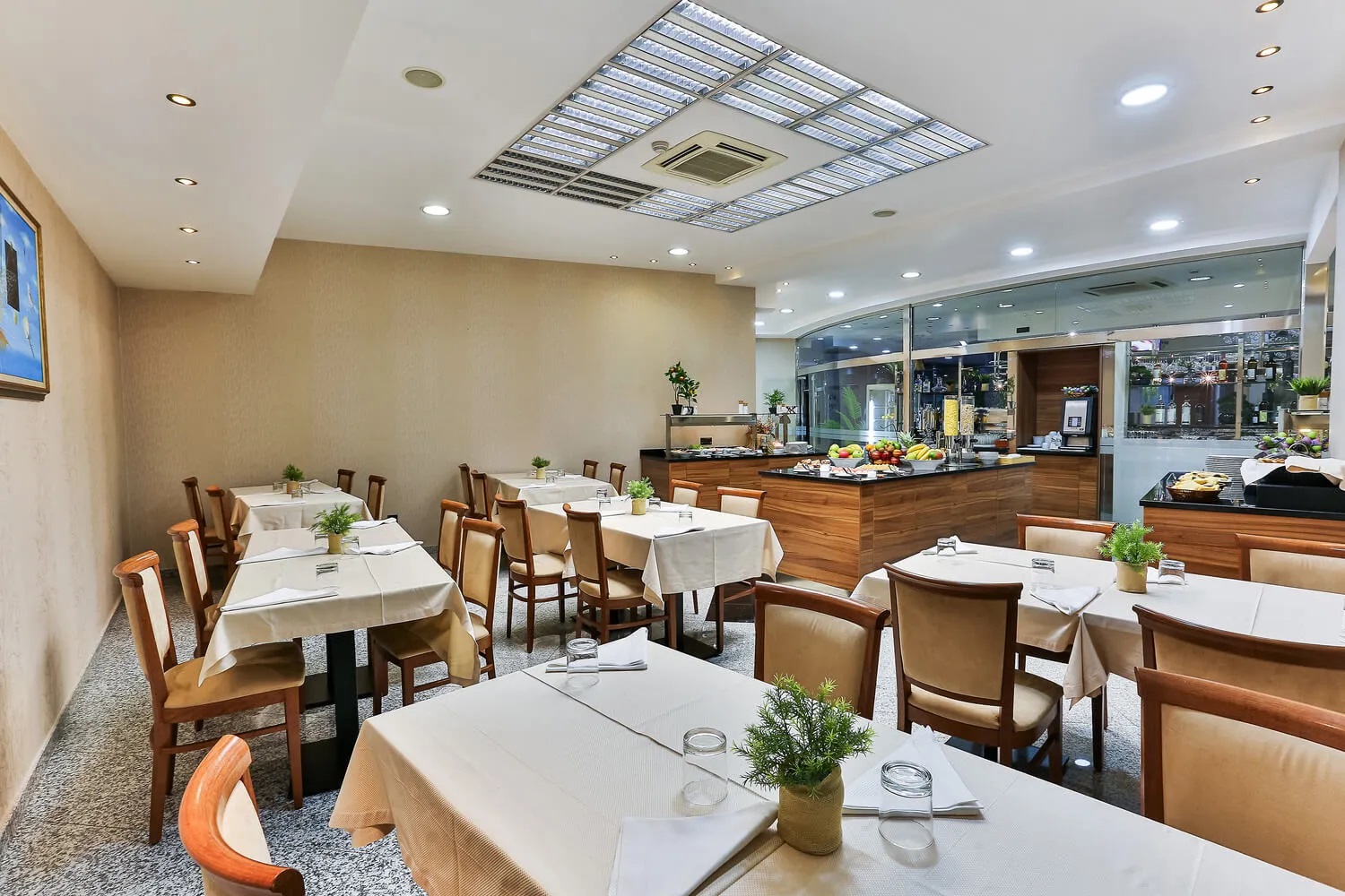 Hotel Kings Park-Restoran.jpg