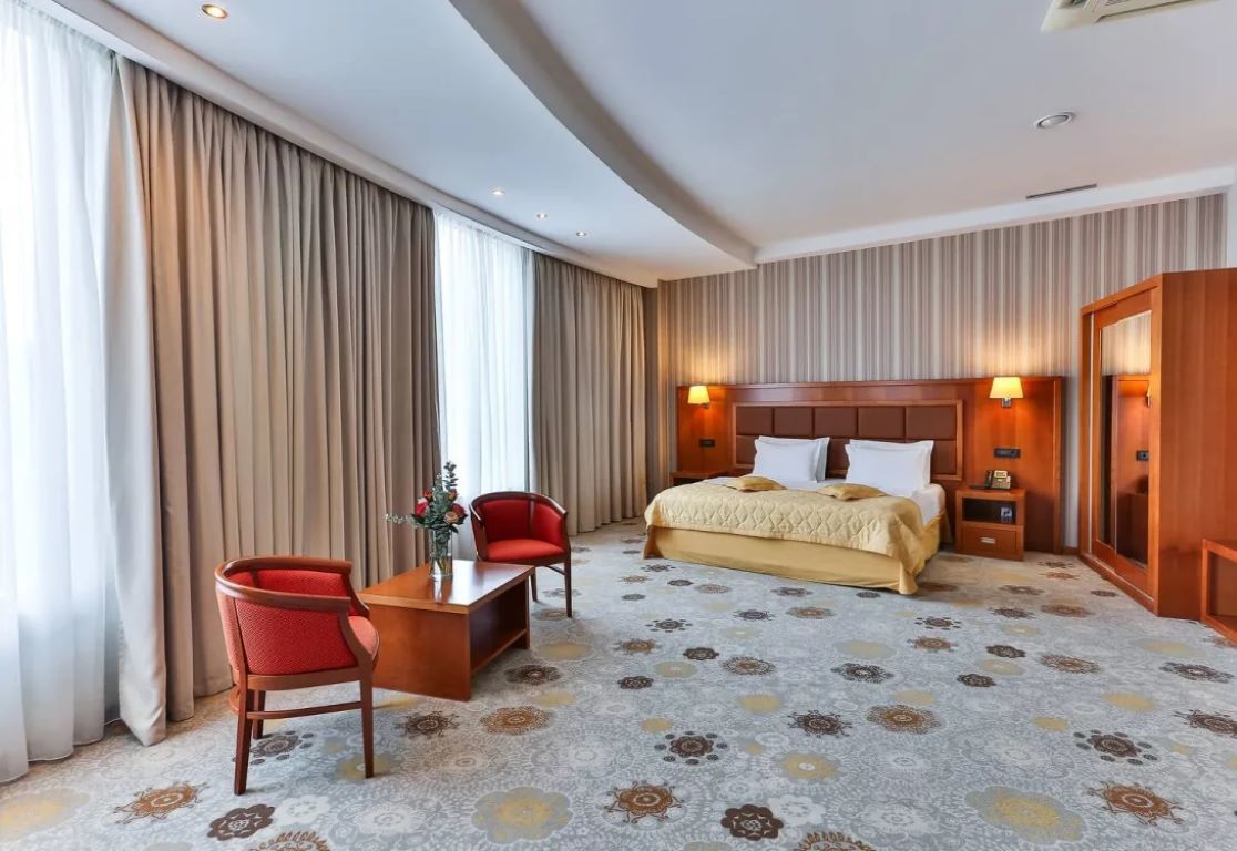 Kings Park Hotel-Superior suite.jpg