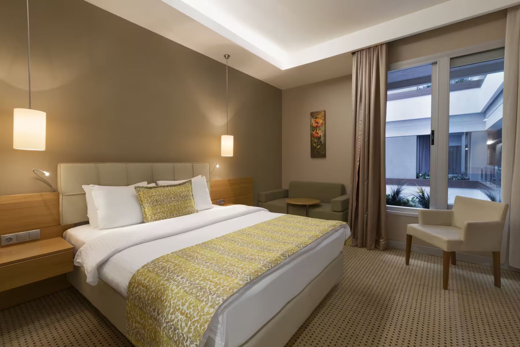Hotel Ramada by Wyndham Podgorica-Deluxe soba.jpg