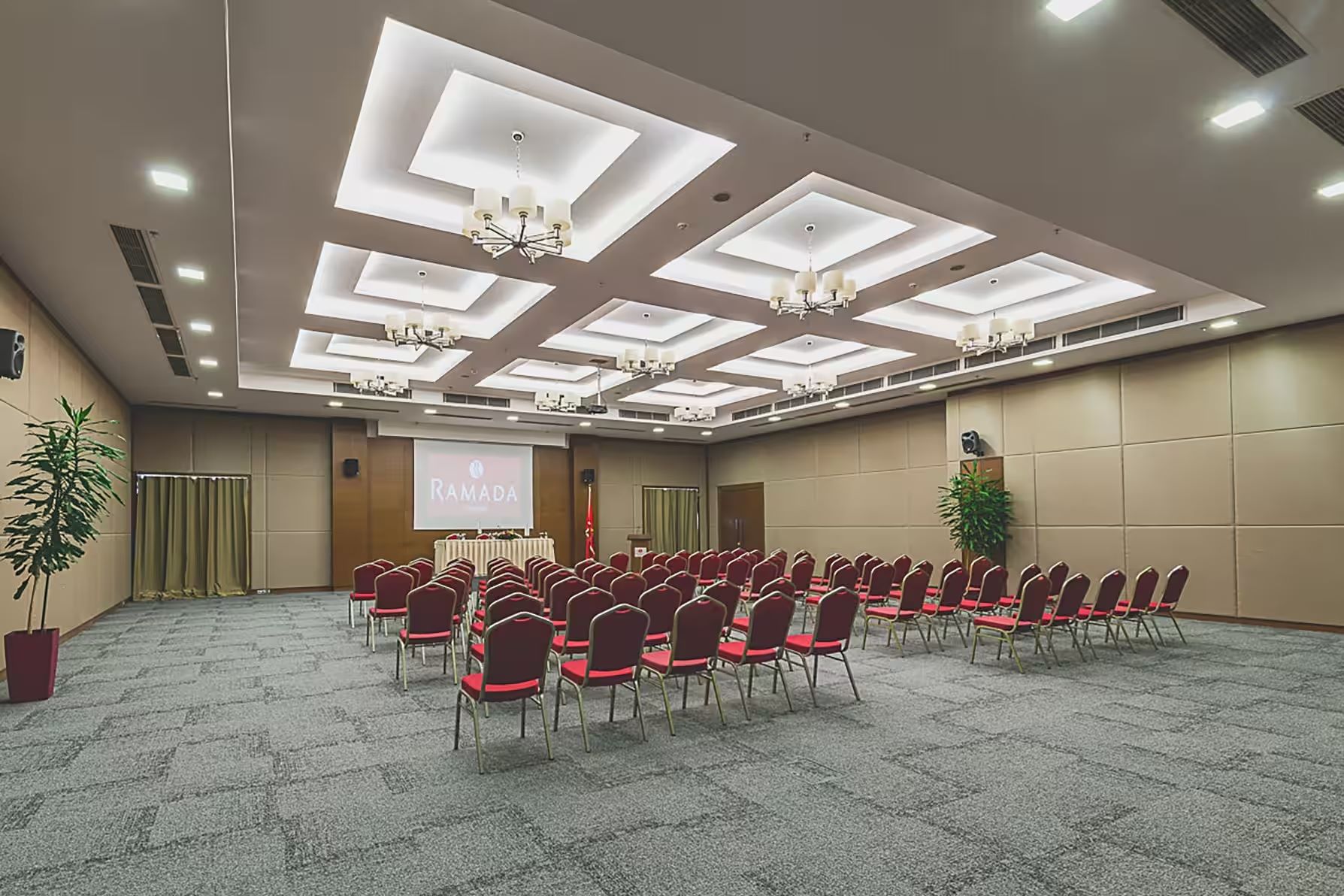 Hotel Ramada by Wyndham Podgorica-Kongresna sala.jpg