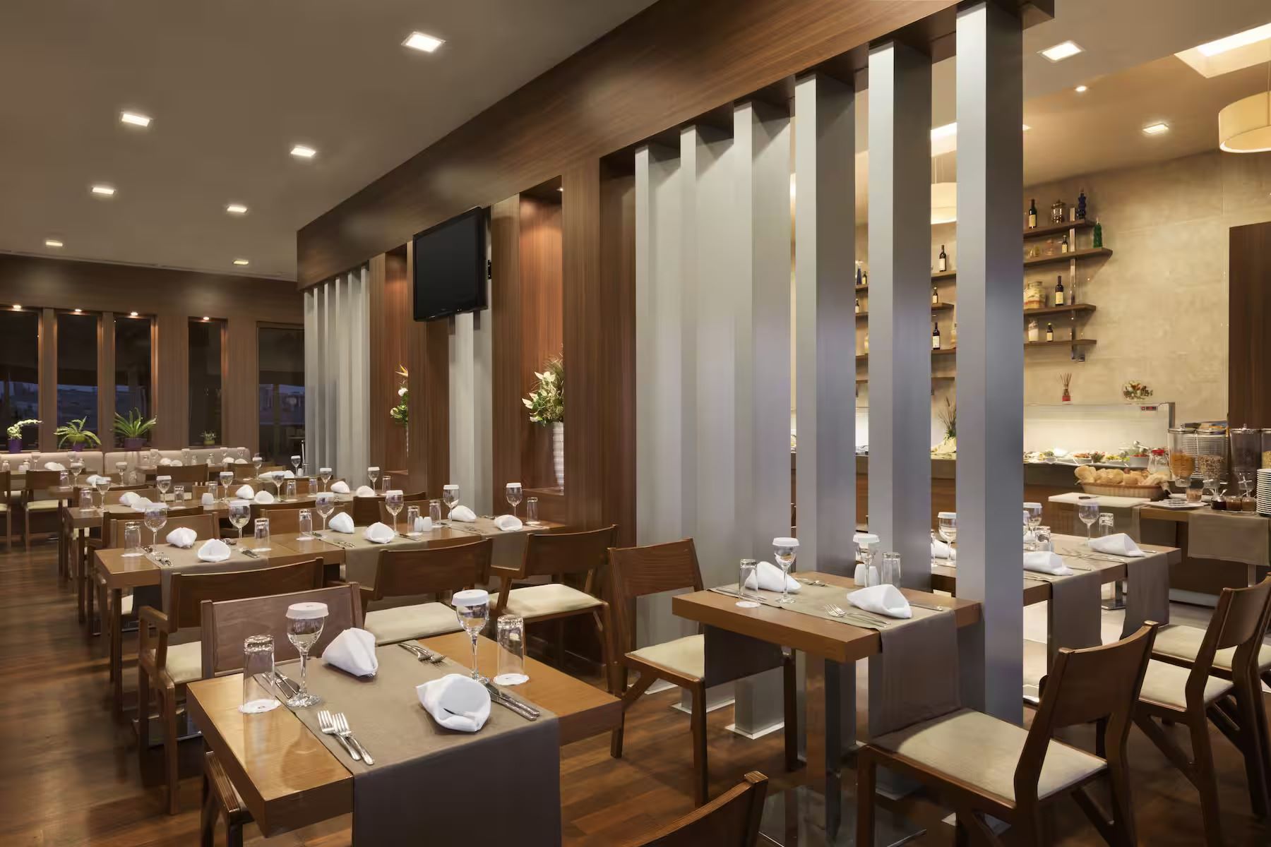 Hotel Ramada by Wyndham Podgorica-Restoran.jpg