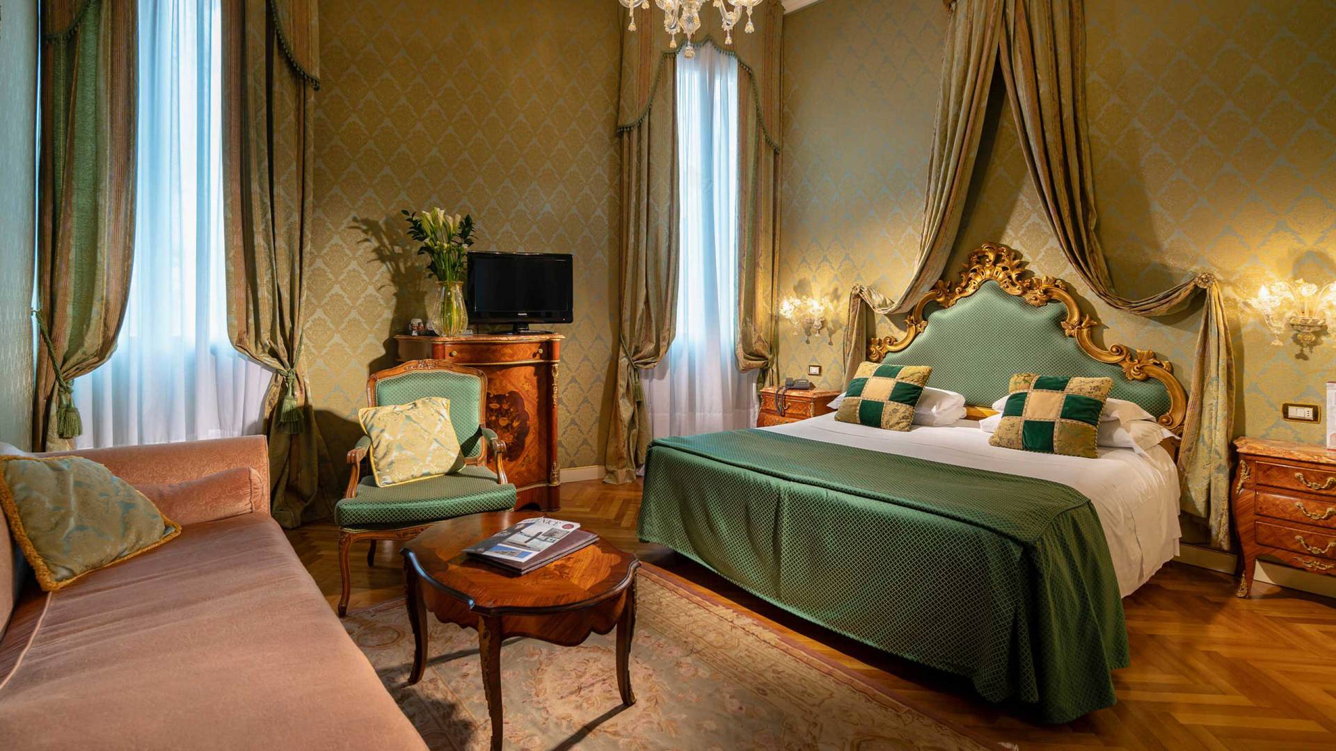 Hotel Antico Doge-Deluxe trokevetna soba.jpg
