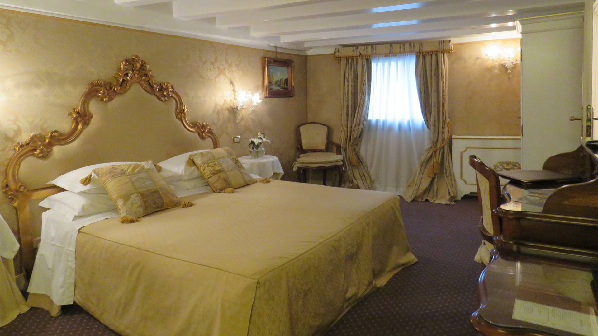 Hotel Antico Doge-Standardna soba.jpg