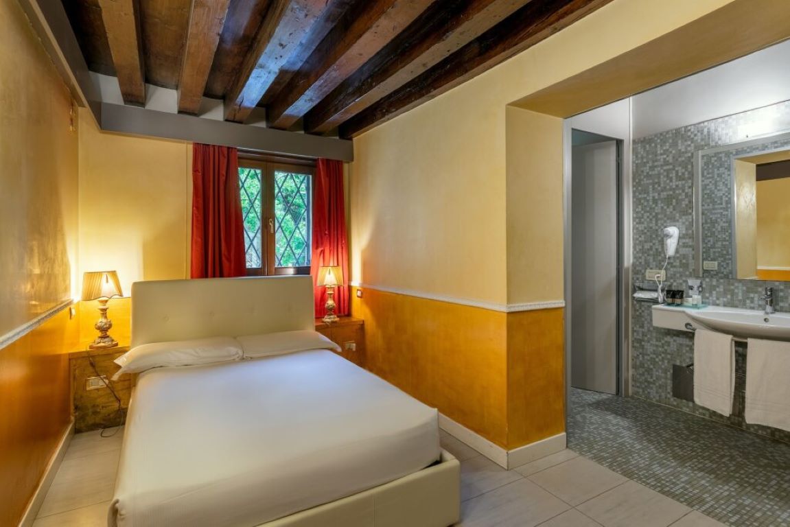 Il sogno di Giulietta e Romeo Hotel-Classic soba.jpg