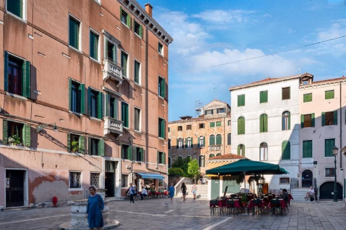 Il sogno di Giulietta e Romeo Hotel-Zgrada hotela.jpg