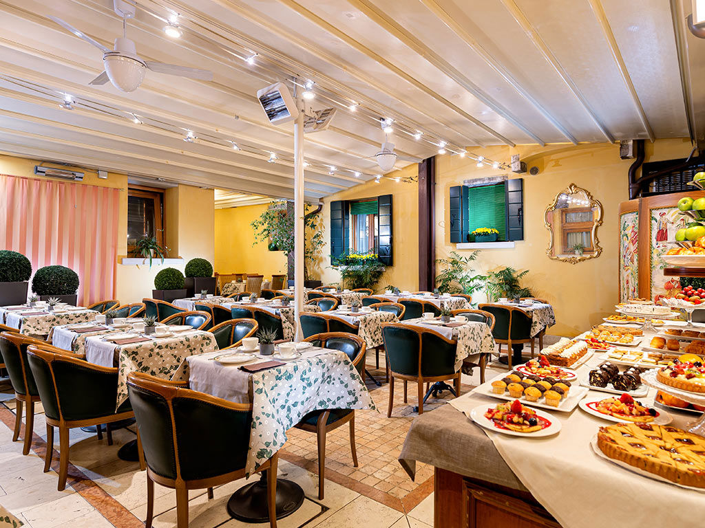 Hotel Santa Marina-Restoran.jpg