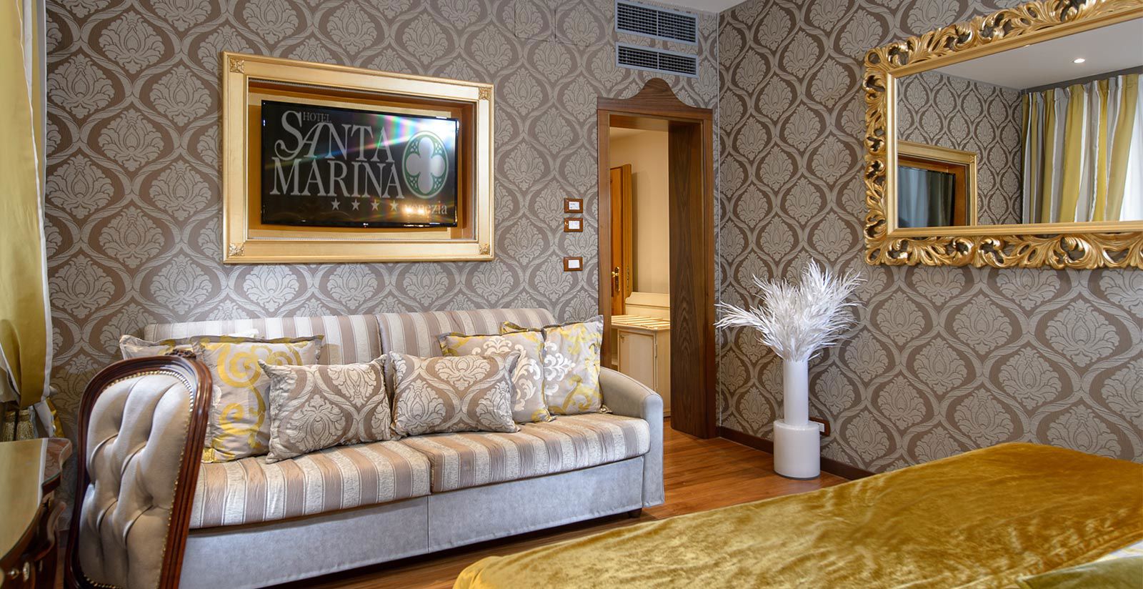 Hotel Santa Marina-Superior trokrevetna soba.jpg