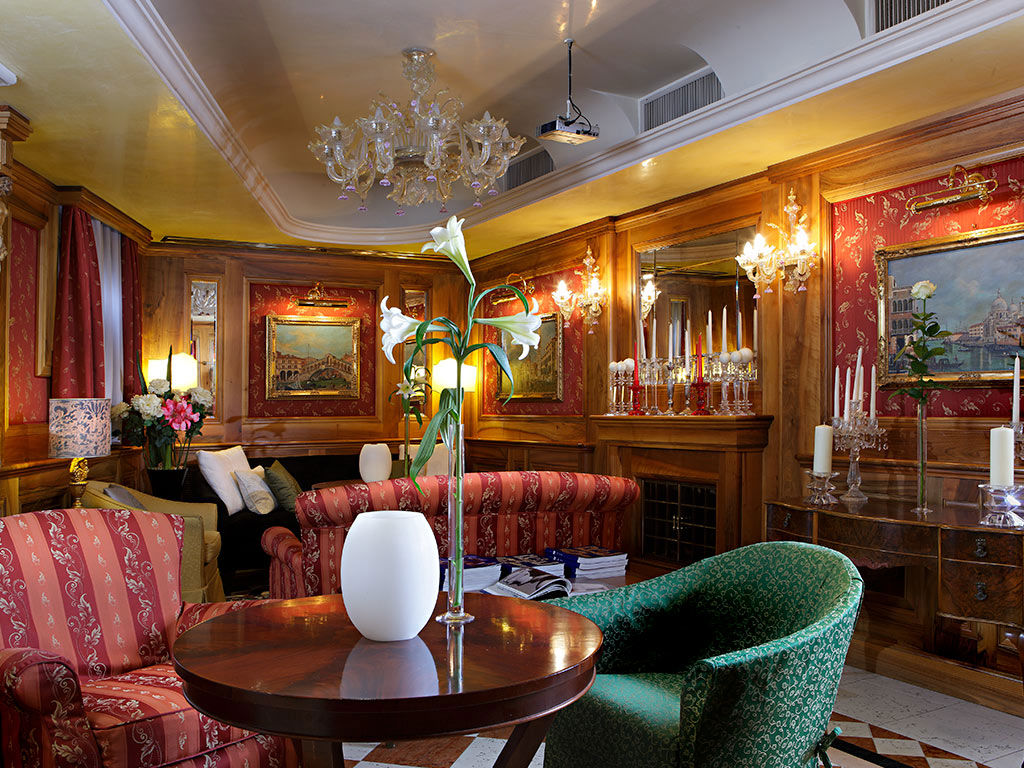 Santa Marina Hotel-Lobby.jpg