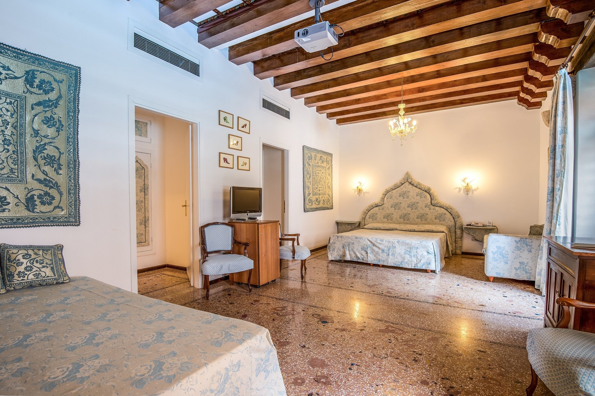 Giorgione Hotel-Garden Suite.jpg