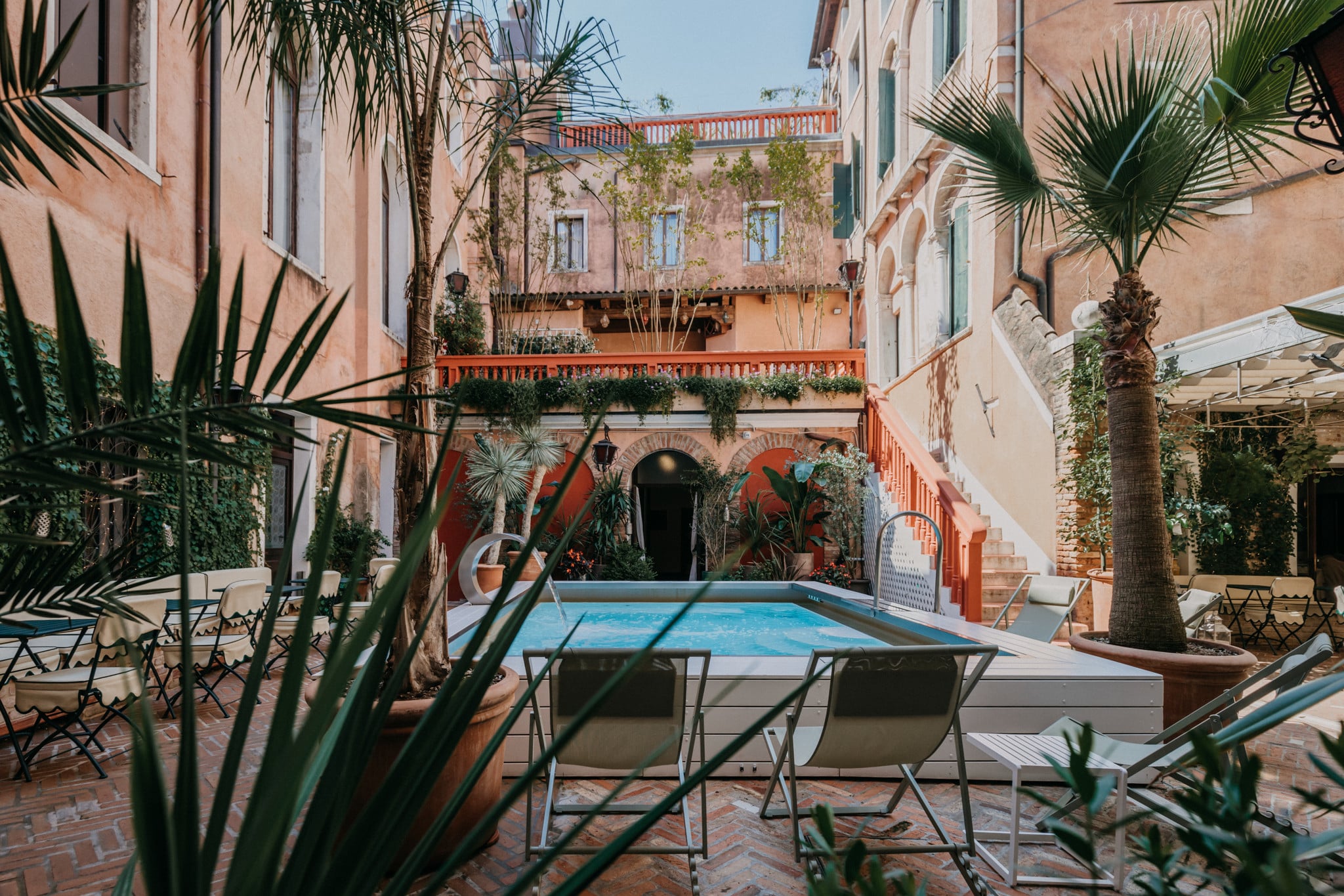 Hotel Giorgione-Bazen na otvorenom.jpg
