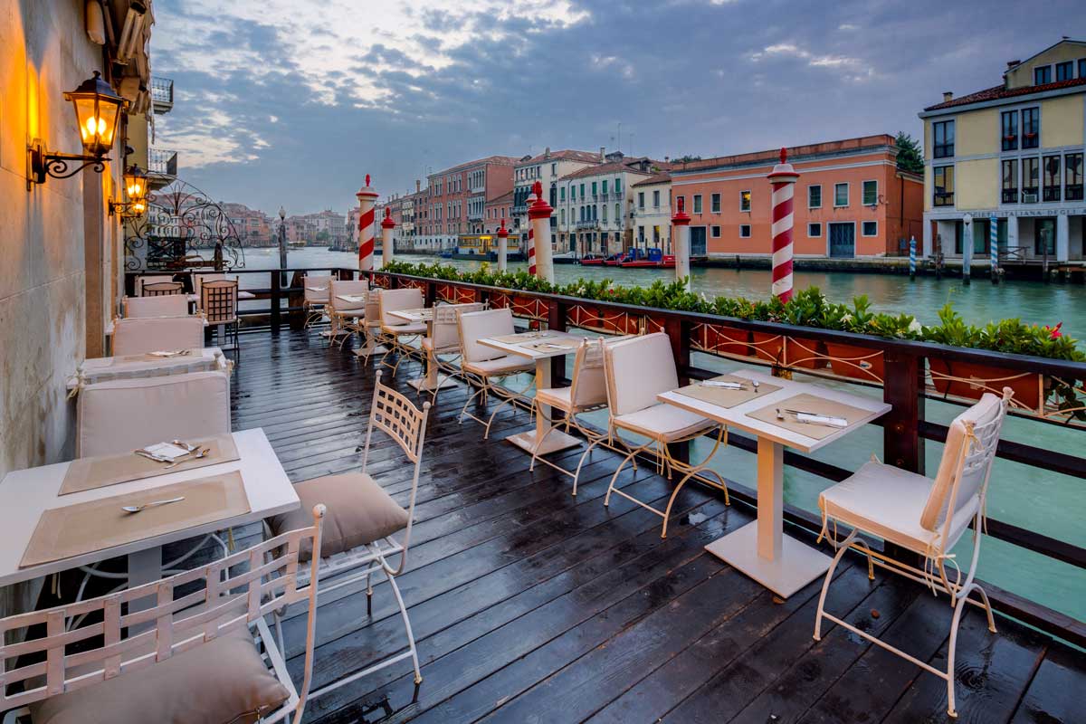 Continental Venice Hotel-Terasa bara.jpg