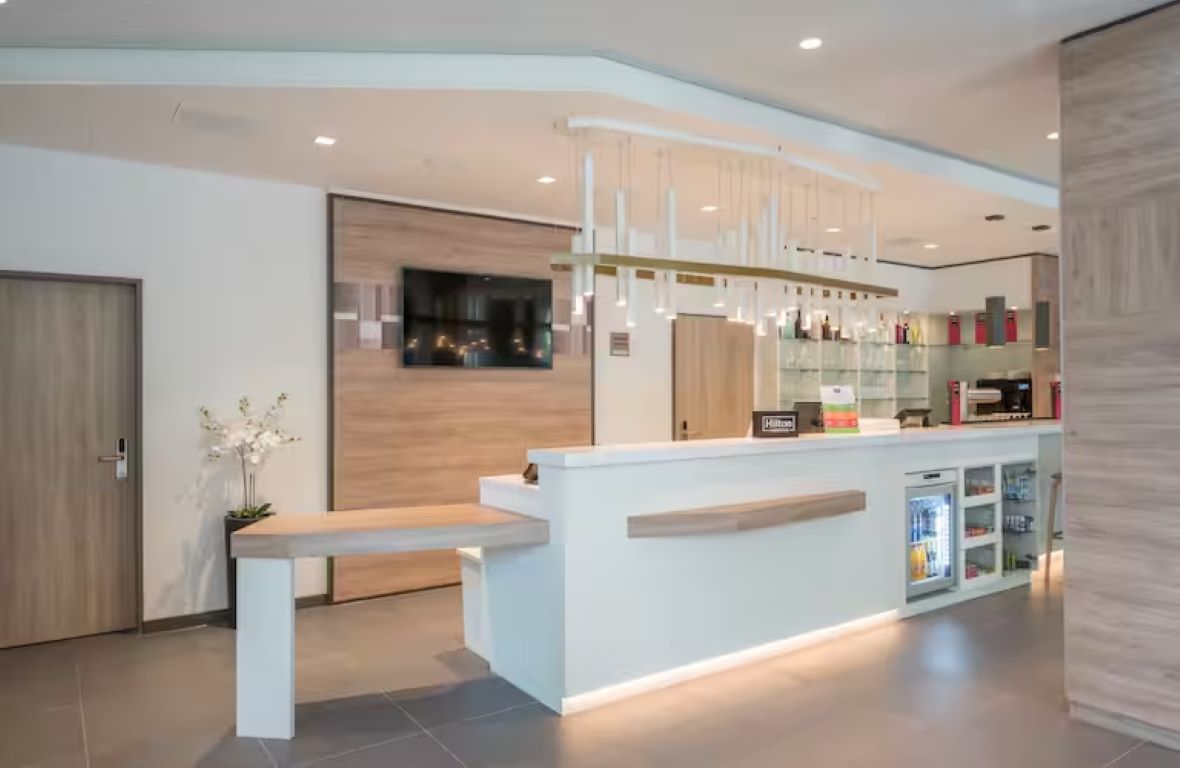 Hampton by Hilton Frankfurt City Centre East-Recepcija.jpg