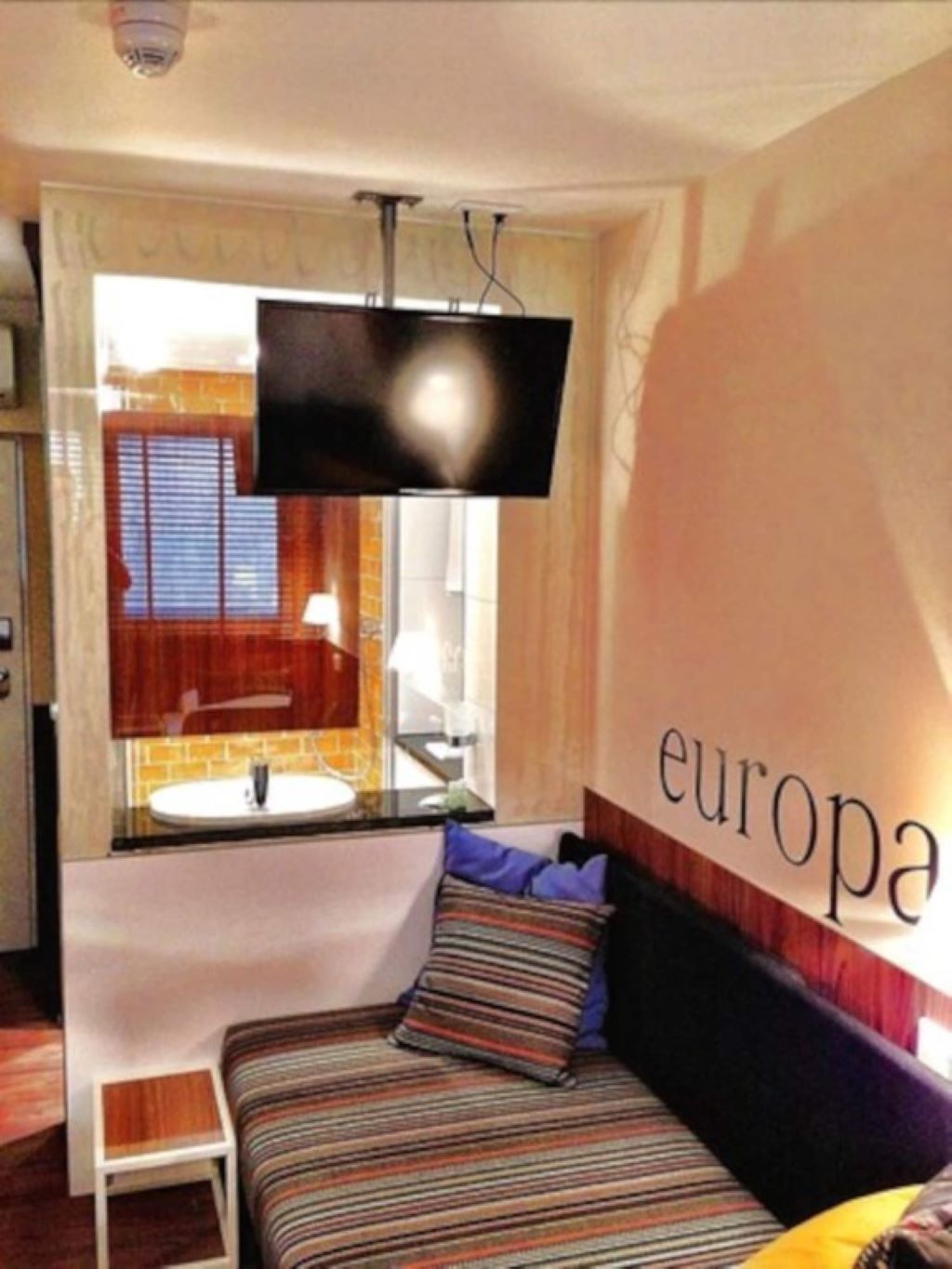 Europa Life Hotel-Economy trokrevetna soba.jpg