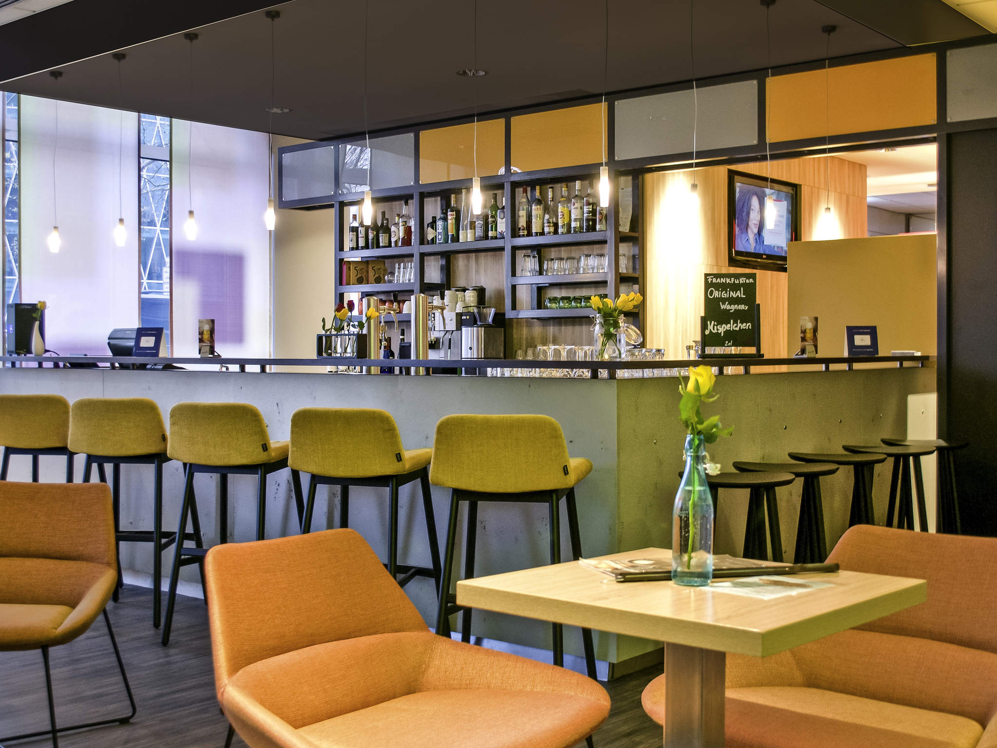 Ibis Frankfurt Centrum-Bar.jpg