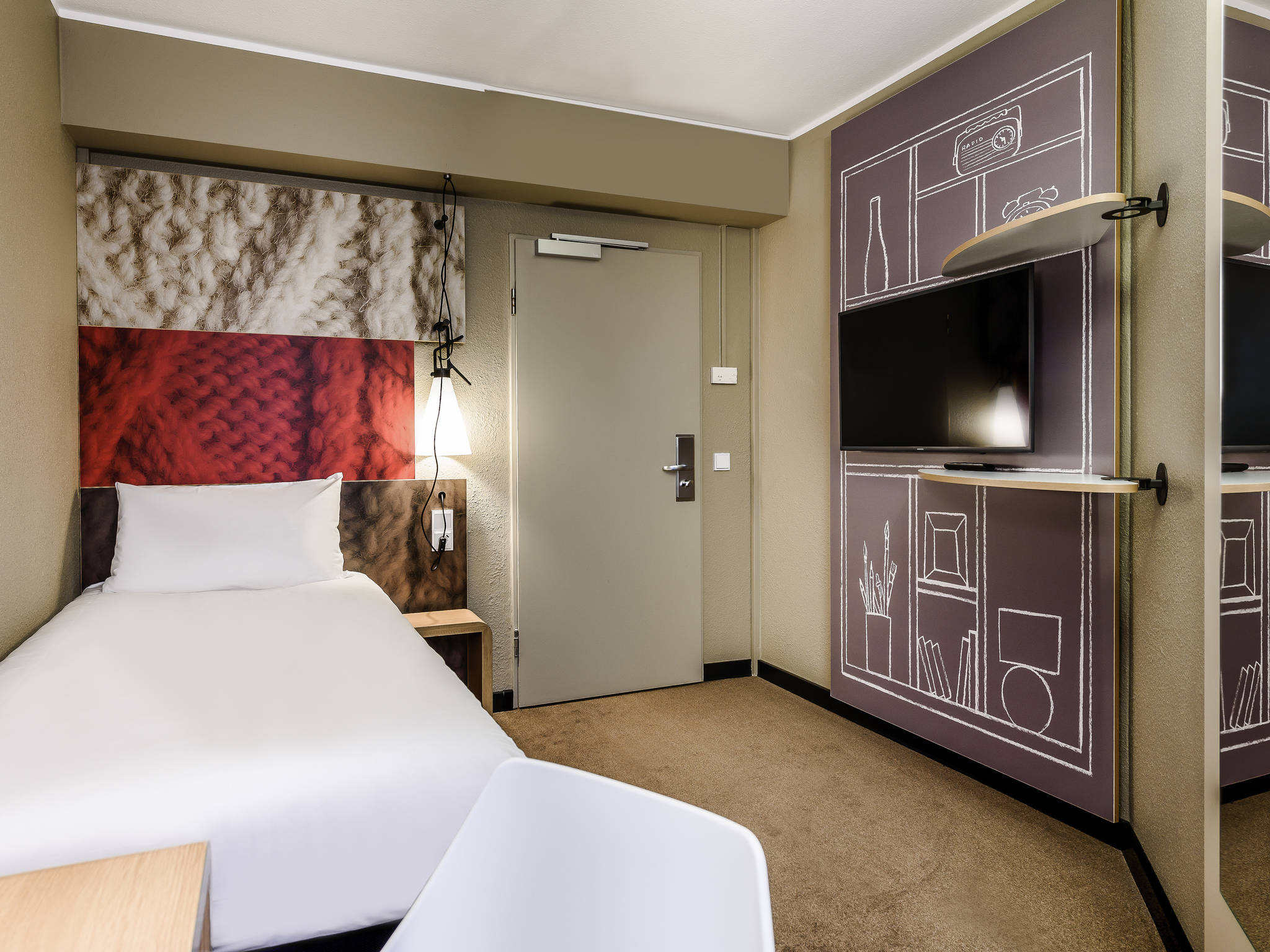 Ibis Frankfurt Centrum-Economy jednokrevetna soba.jpg