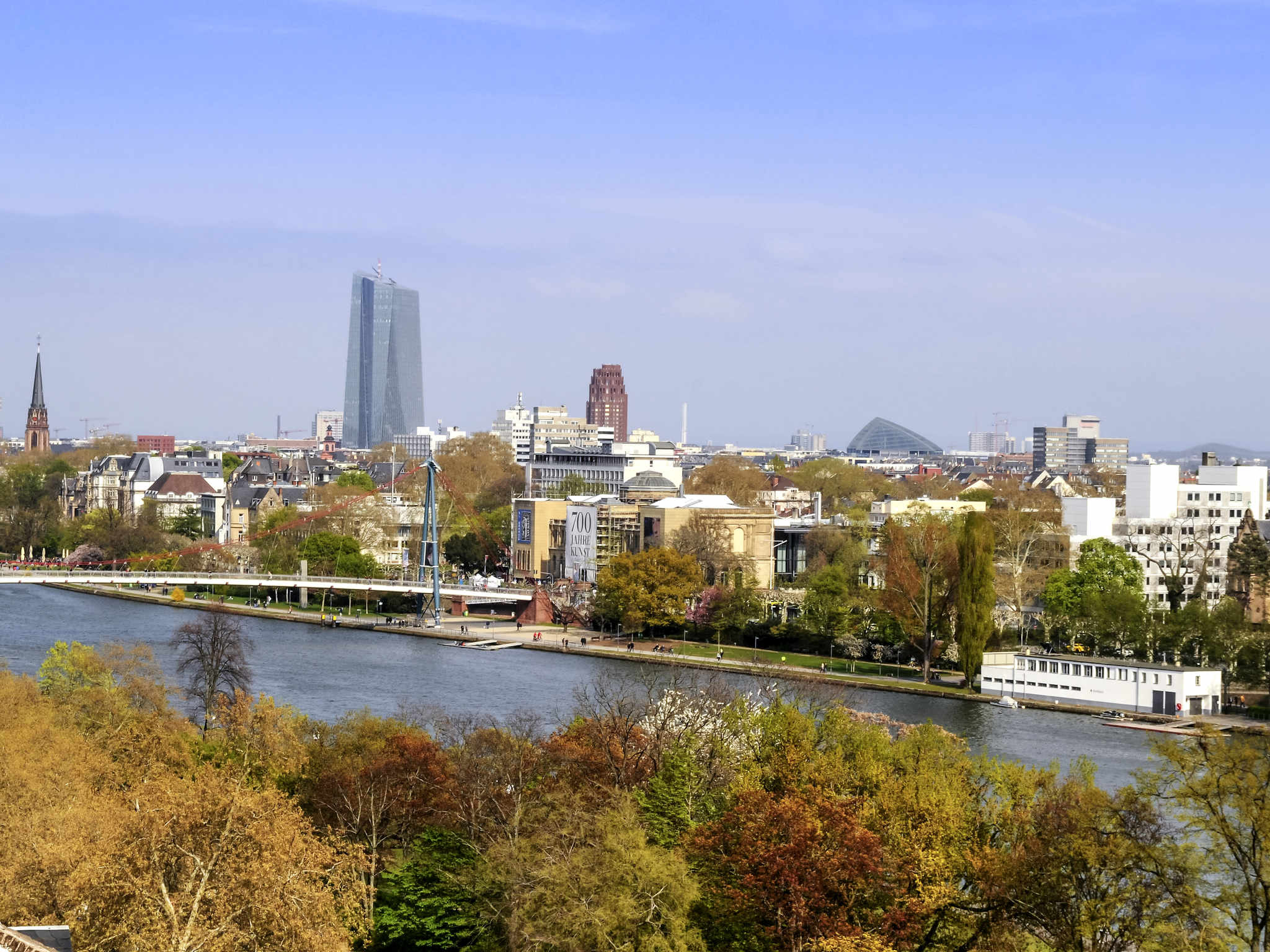 Ibis Frankfurt Centrum-Pogled na grad.jpg