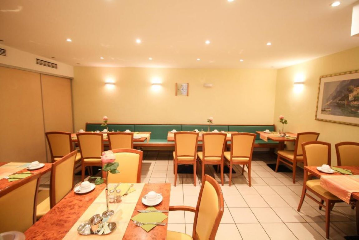 Hotel Miramar am Romer-Restoran.jpg