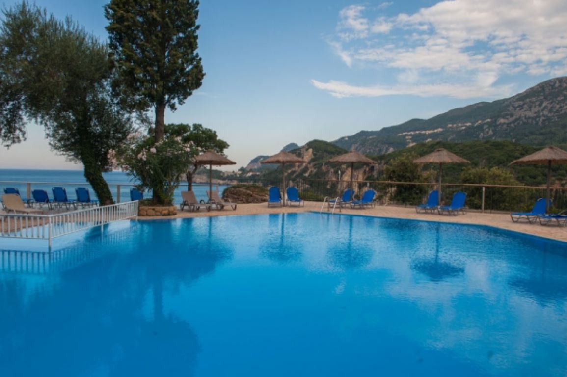Hotel Ninos Blue Princes Beach-Bazen.jpg