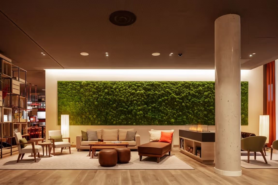 IntercityHotel Frankfurt Hauptbahnhof Sud-Lobby.jpg