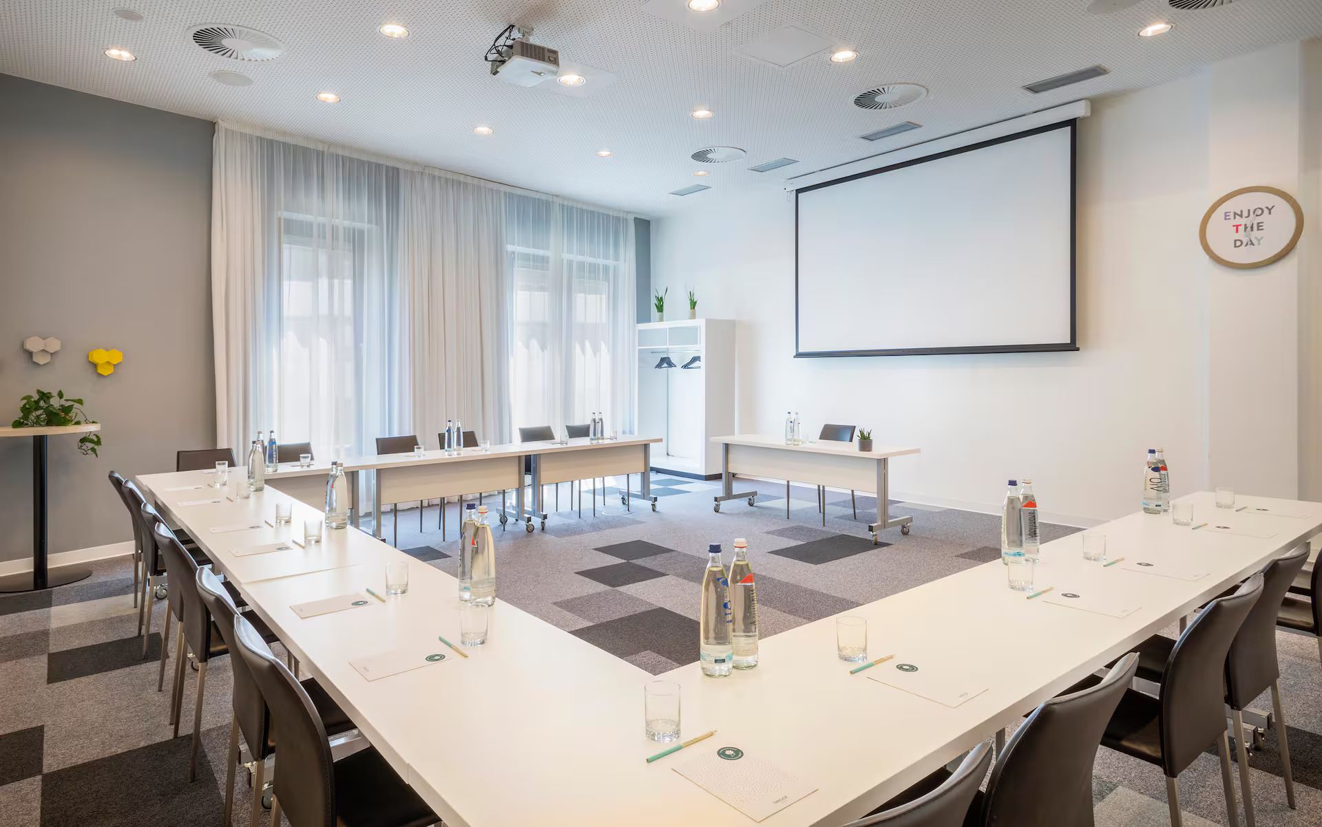 Innside by Melia Frankfurt Ostend-Konferencijska sala.jpg