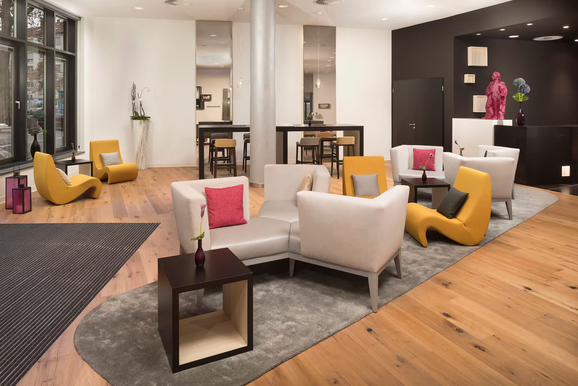 Innside by Melia Frankfurt Ostend-Lobby.jpg