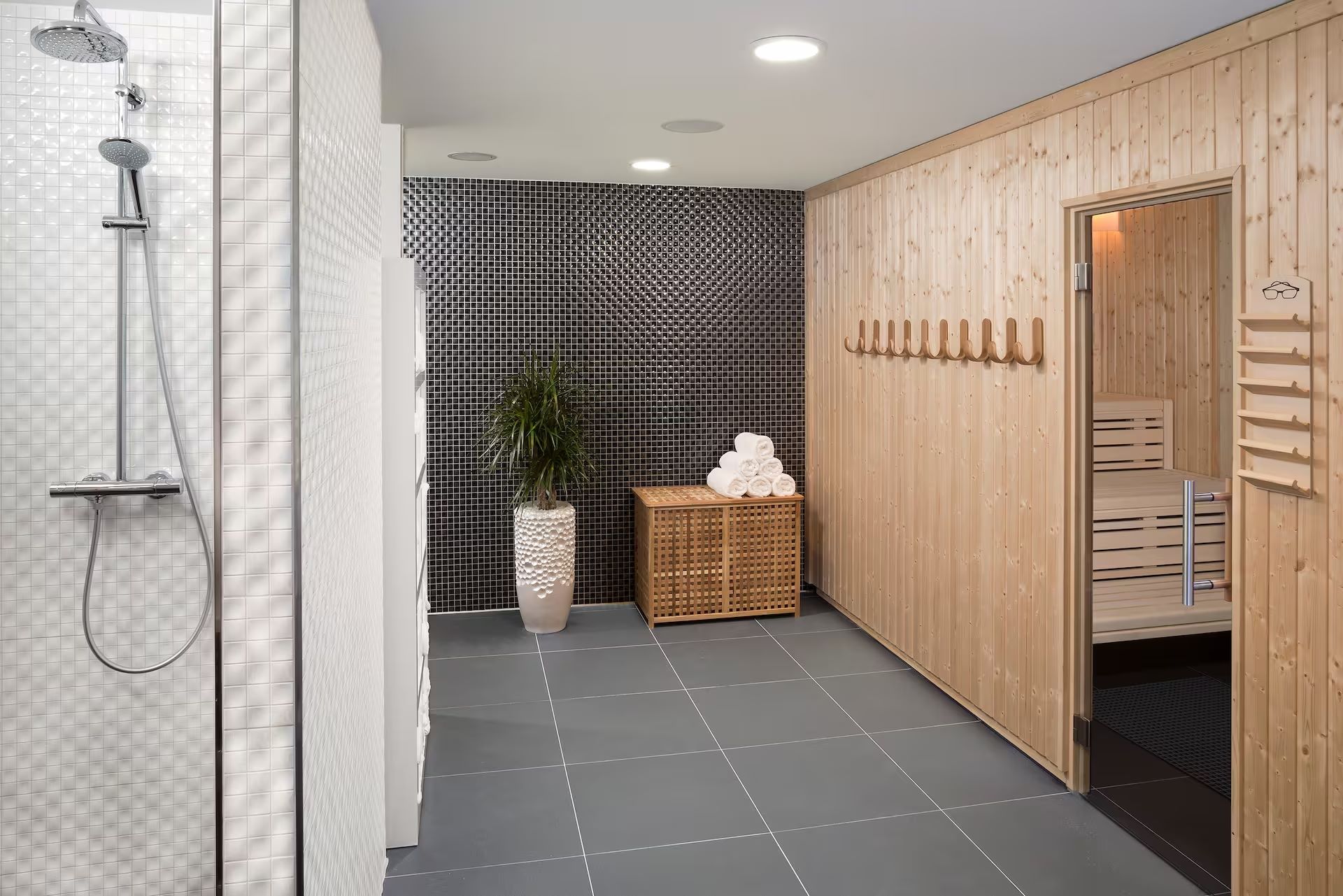 Innside by Melia Frankfurt Ostend-Sauna.jpg