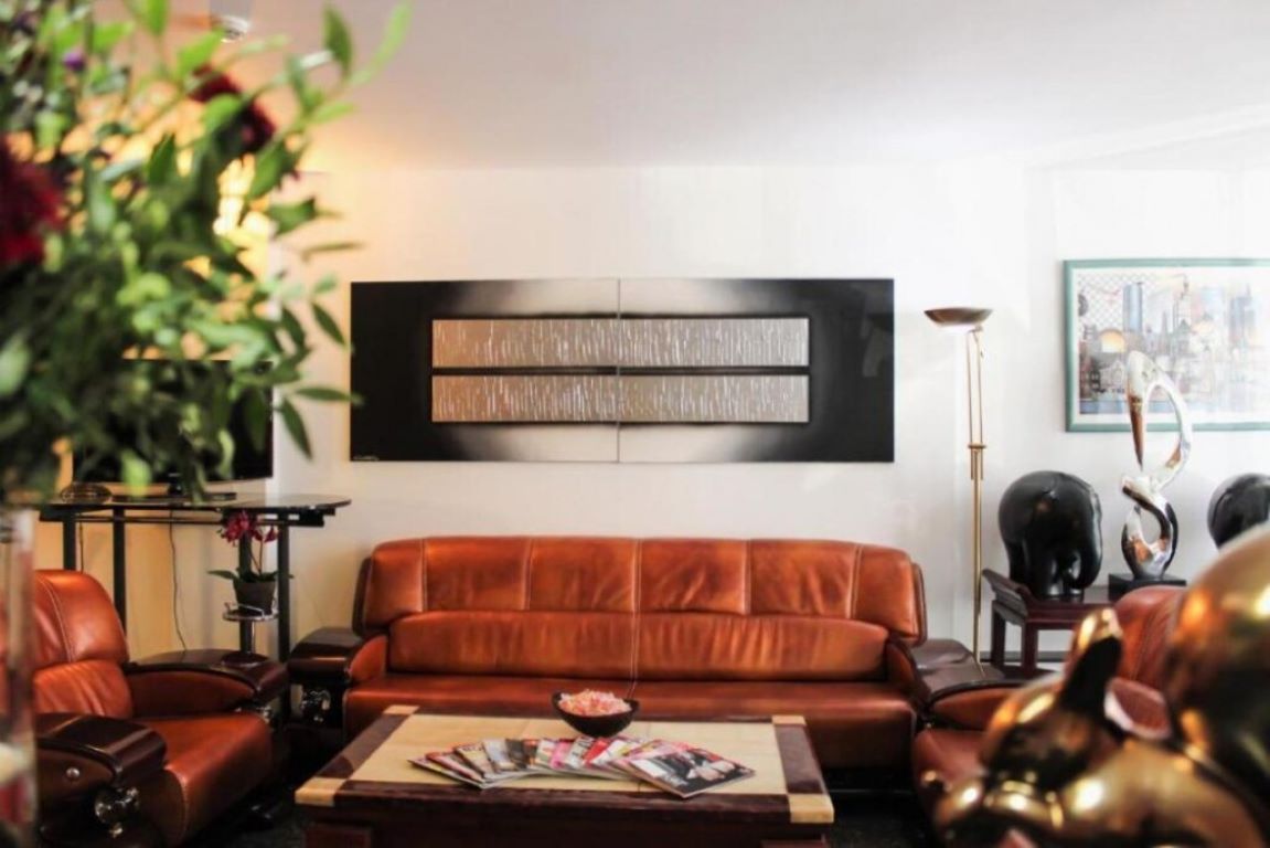 Rugs Hotel Dusseldorf-Lobby.jpg
