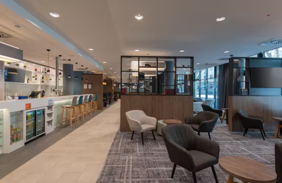 Hampton by Hilton Dusseldorf City Centre-Enterijer hotela.jpg