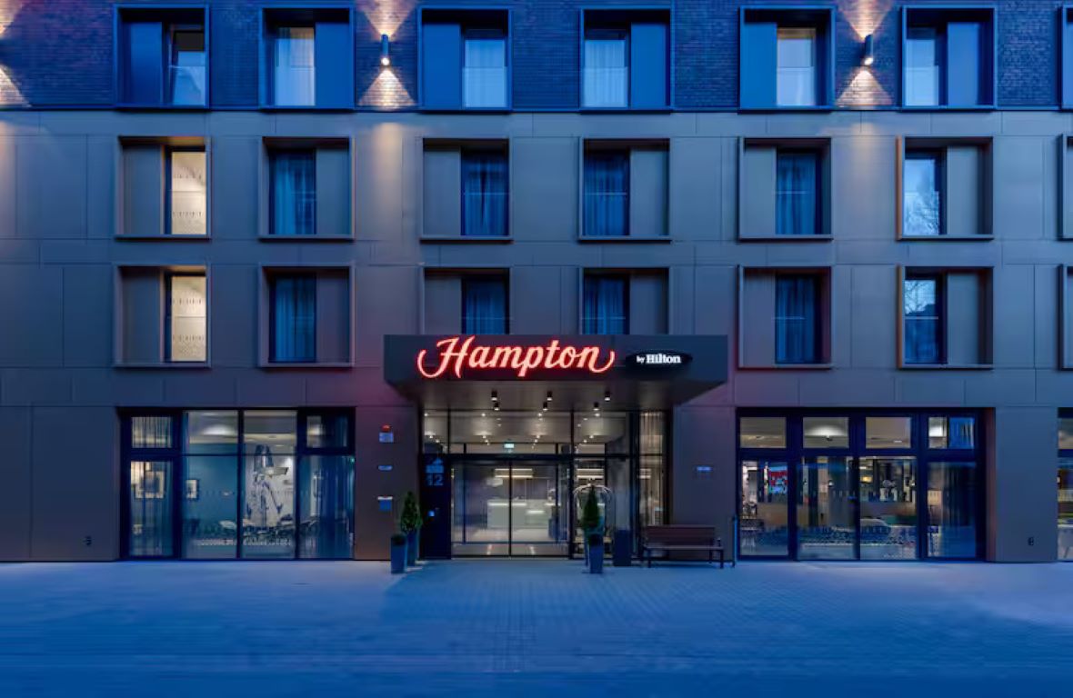 Hampton by Hilton Dusseldorf City Centre-Ulaz u hotel.jpg