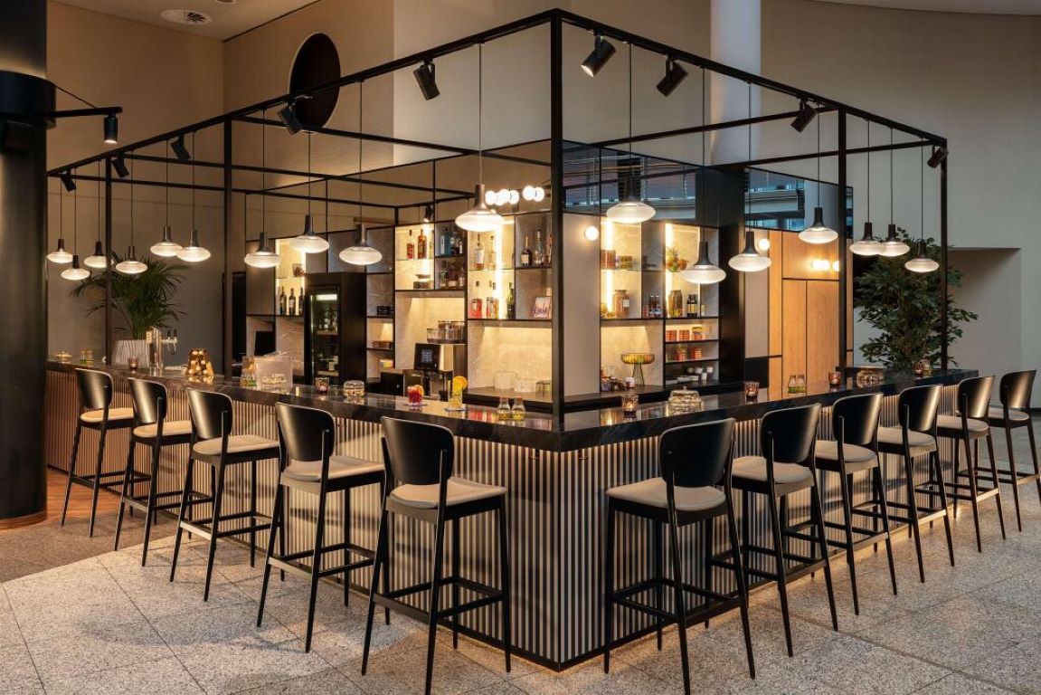 NH Dusseldorf City-Lobby bar.jpg