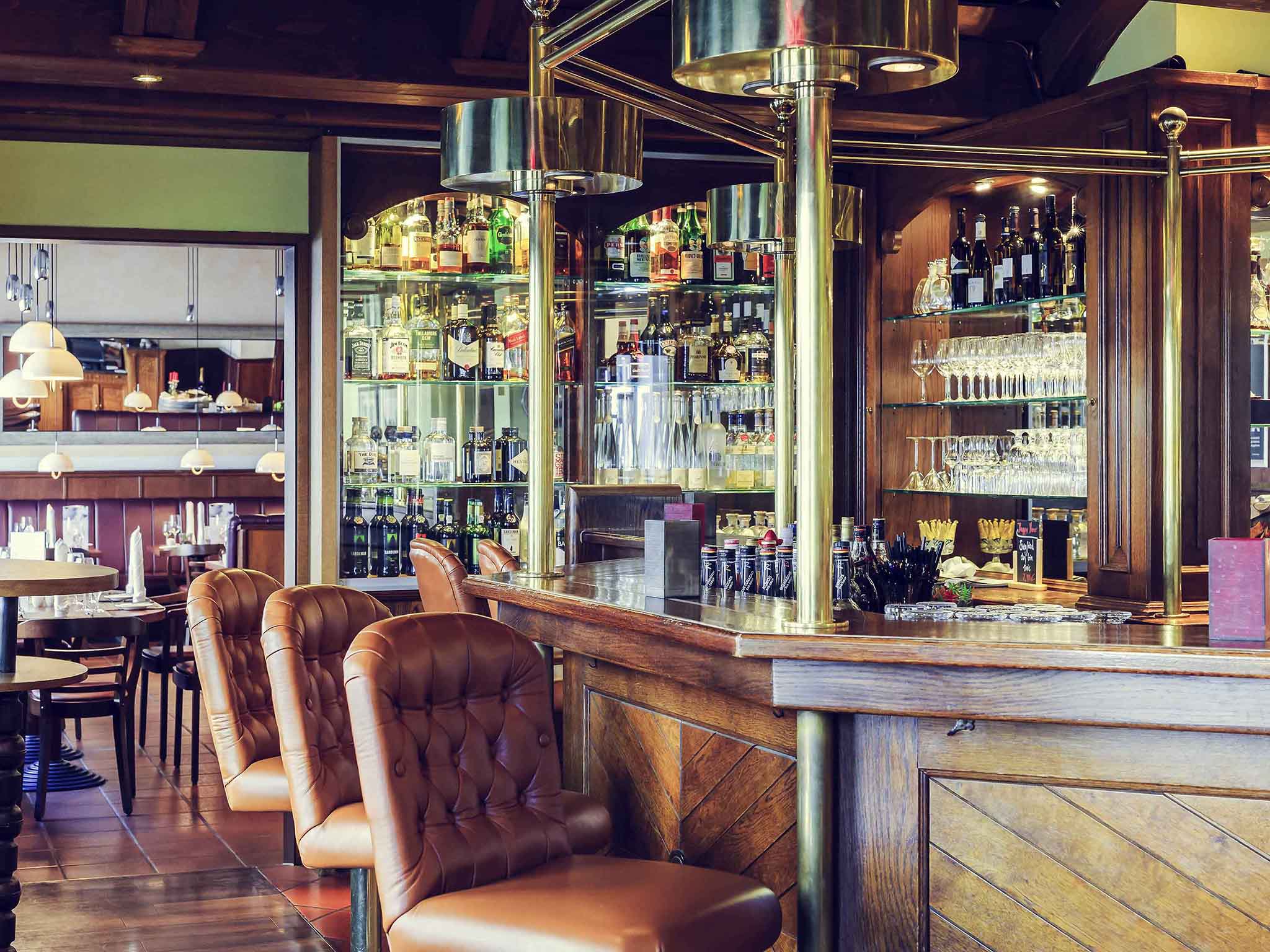 Mercure Dusseldorf City Center-Bar.jpg